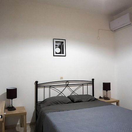 Pink Sand Sea Apartment Adelianos Kampos Esterno foto