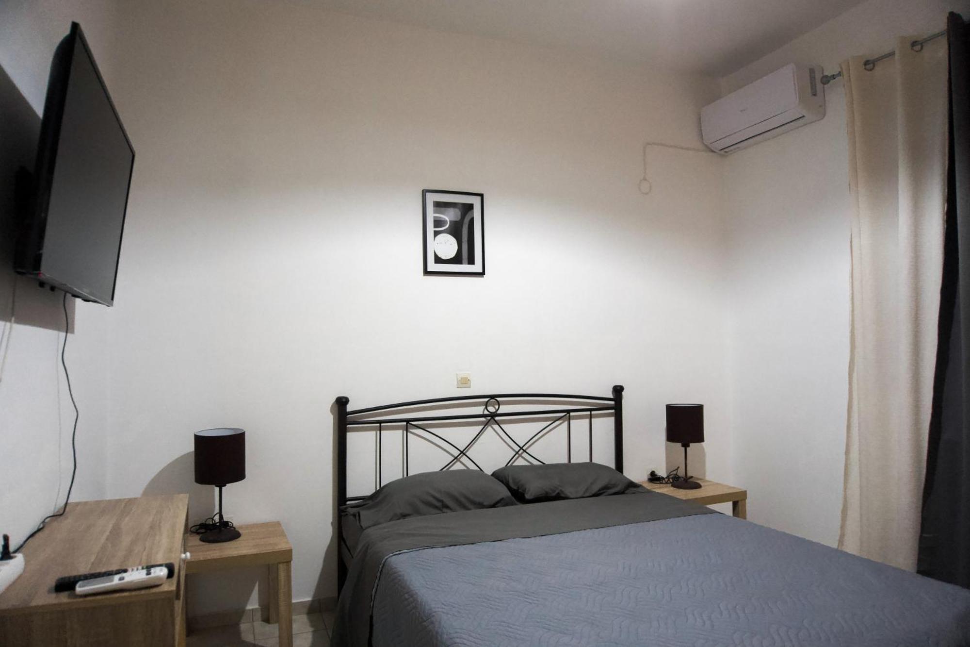 Pink Sand Sea Apartment Adelianos Kampos Esterno foto