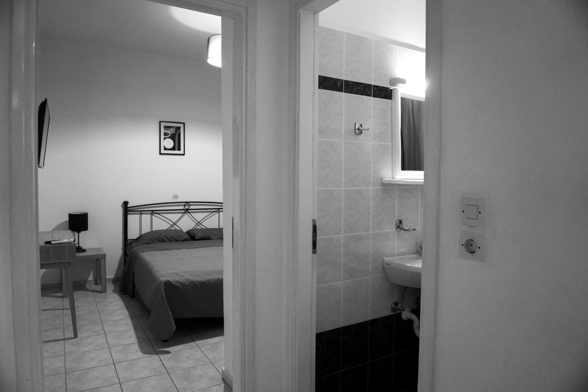 Pink Sand Sea Apartment Adelianos Kampos Esterno foto